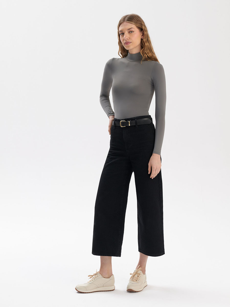 Kremowe sportowe póbuty na dwukolorowym spodzie