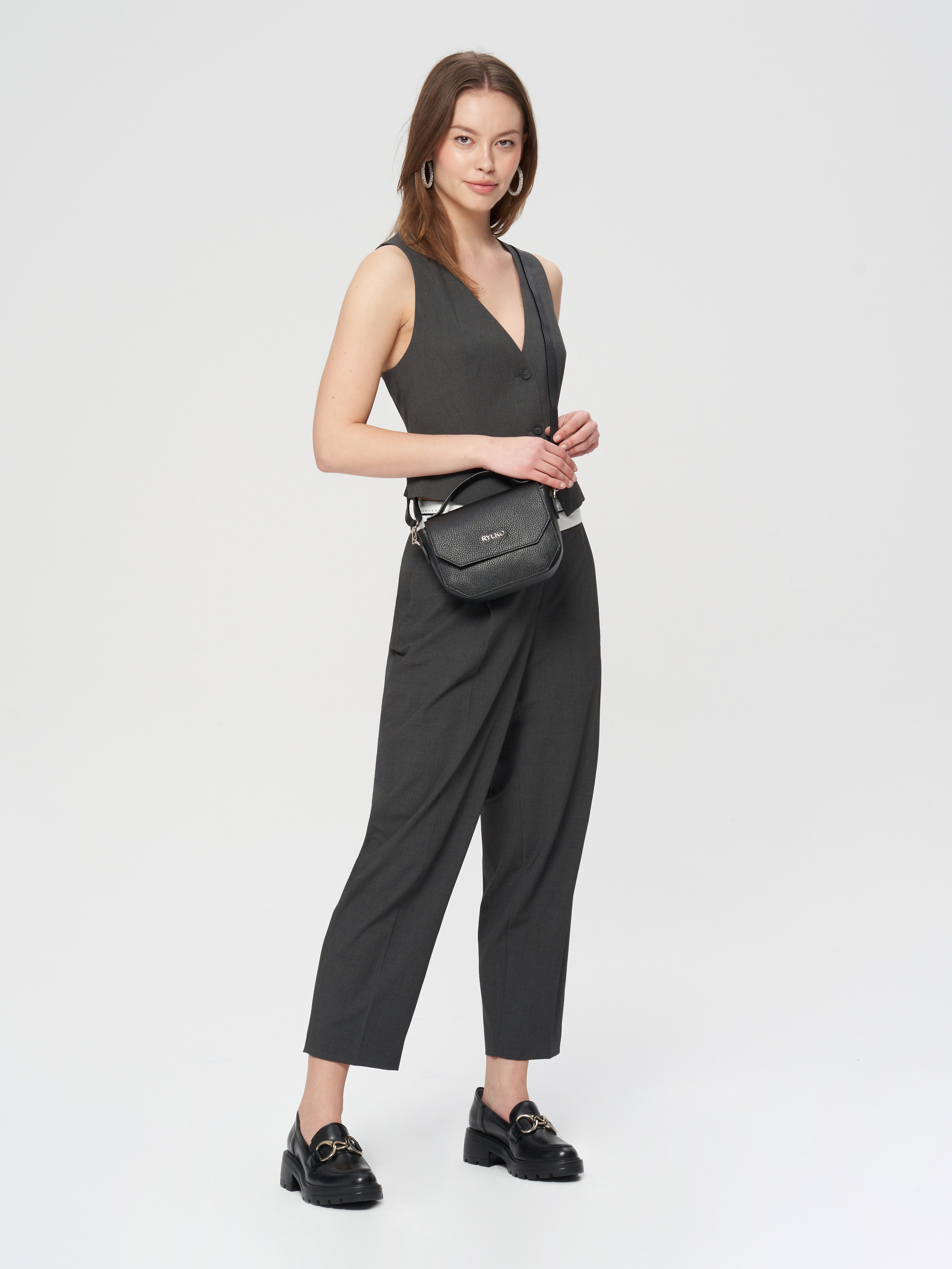 Czarne mokasyny na masywnym spodzie