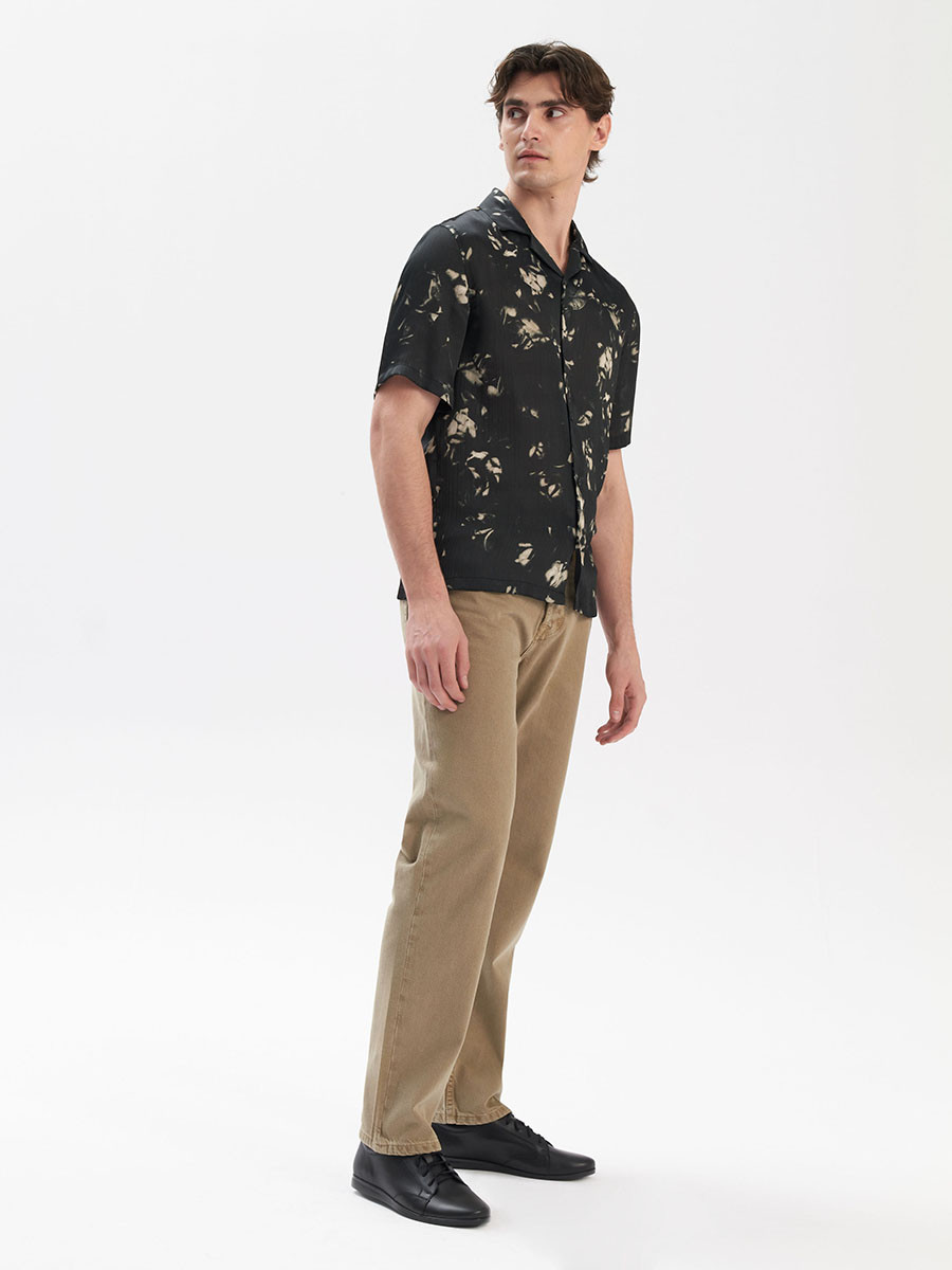 Czarne póbuty z ozdobn perforacj