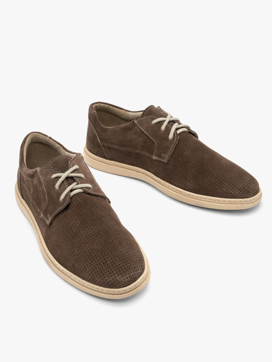 Szarobrzowy póbut sportowy z ozdobn perforacj