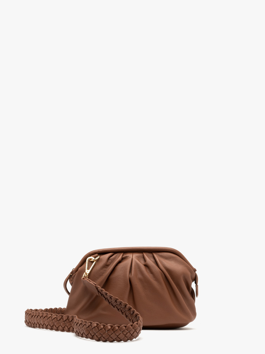 Maa brzowa torebka z ozdobnym paskiem