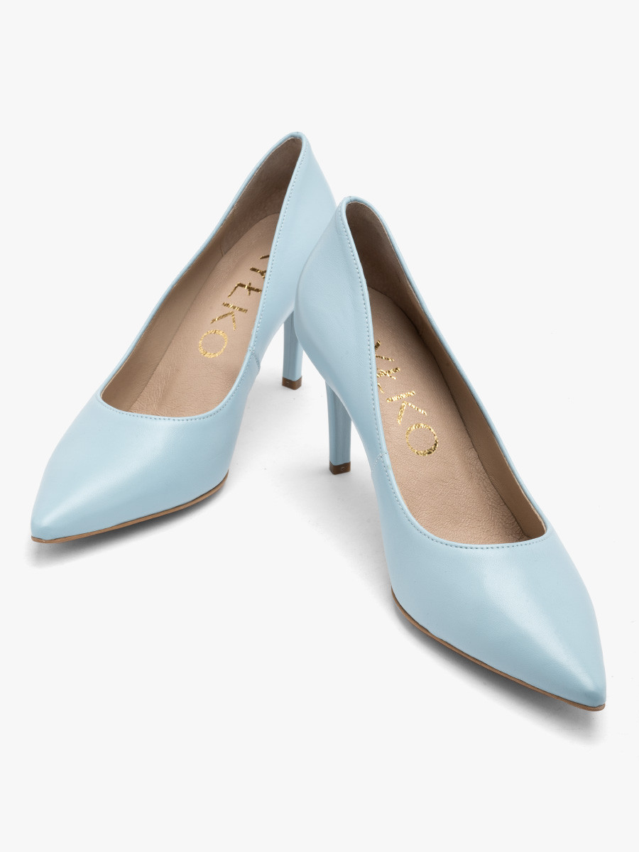 Niebieskie czóenka na szpilce