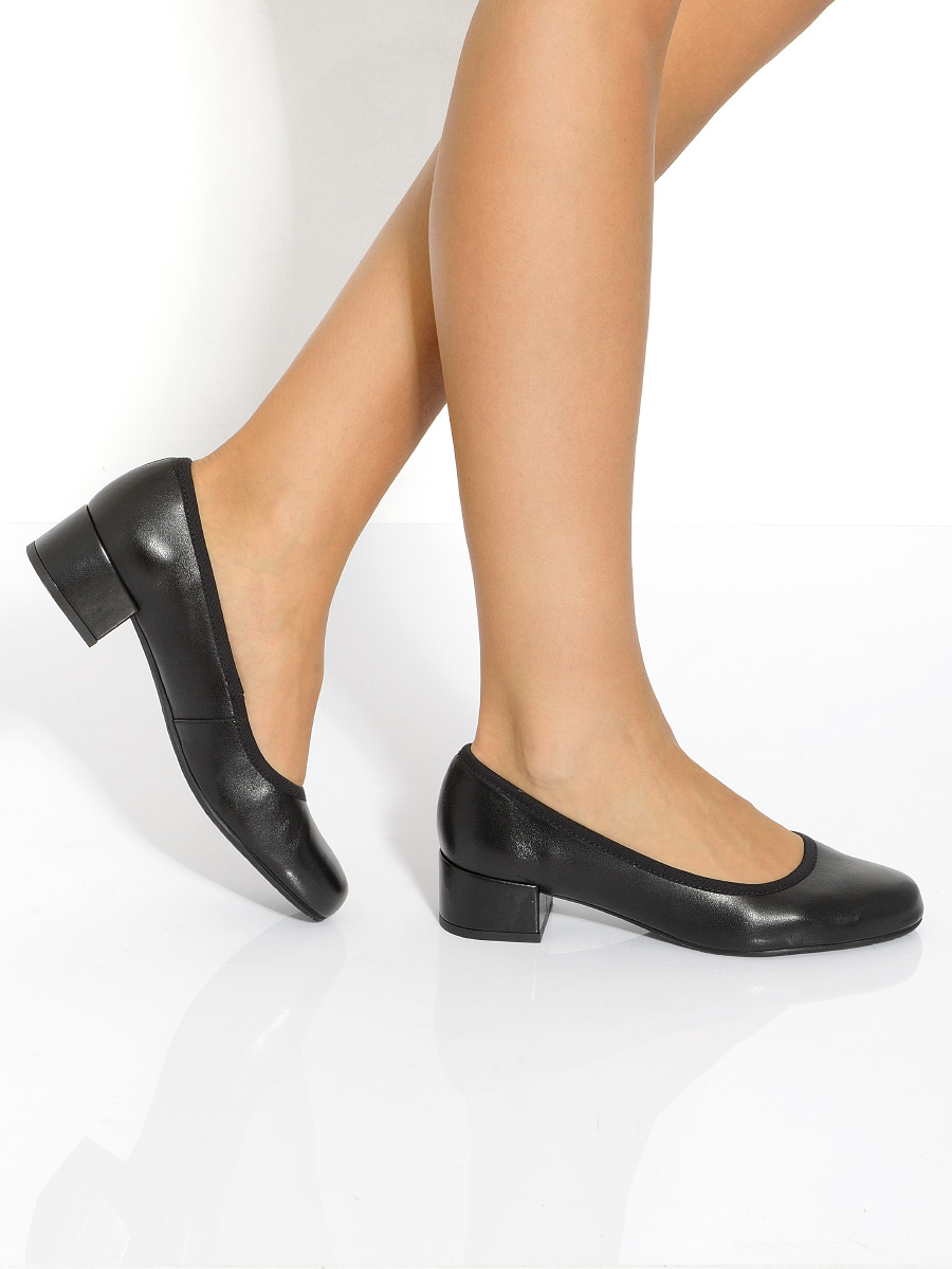 Czarne czóenka na niskim obcasie