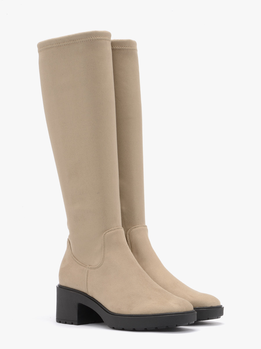 Beowe kozaki z elastyczn cholewk