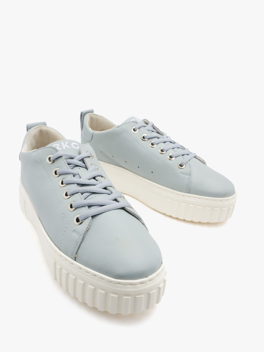 Niebieskie póbuty na lekkiej podeszwie