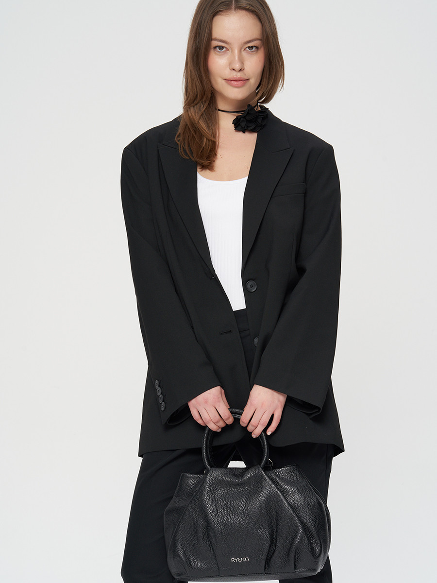 Czarna torebka redniej wielkoci