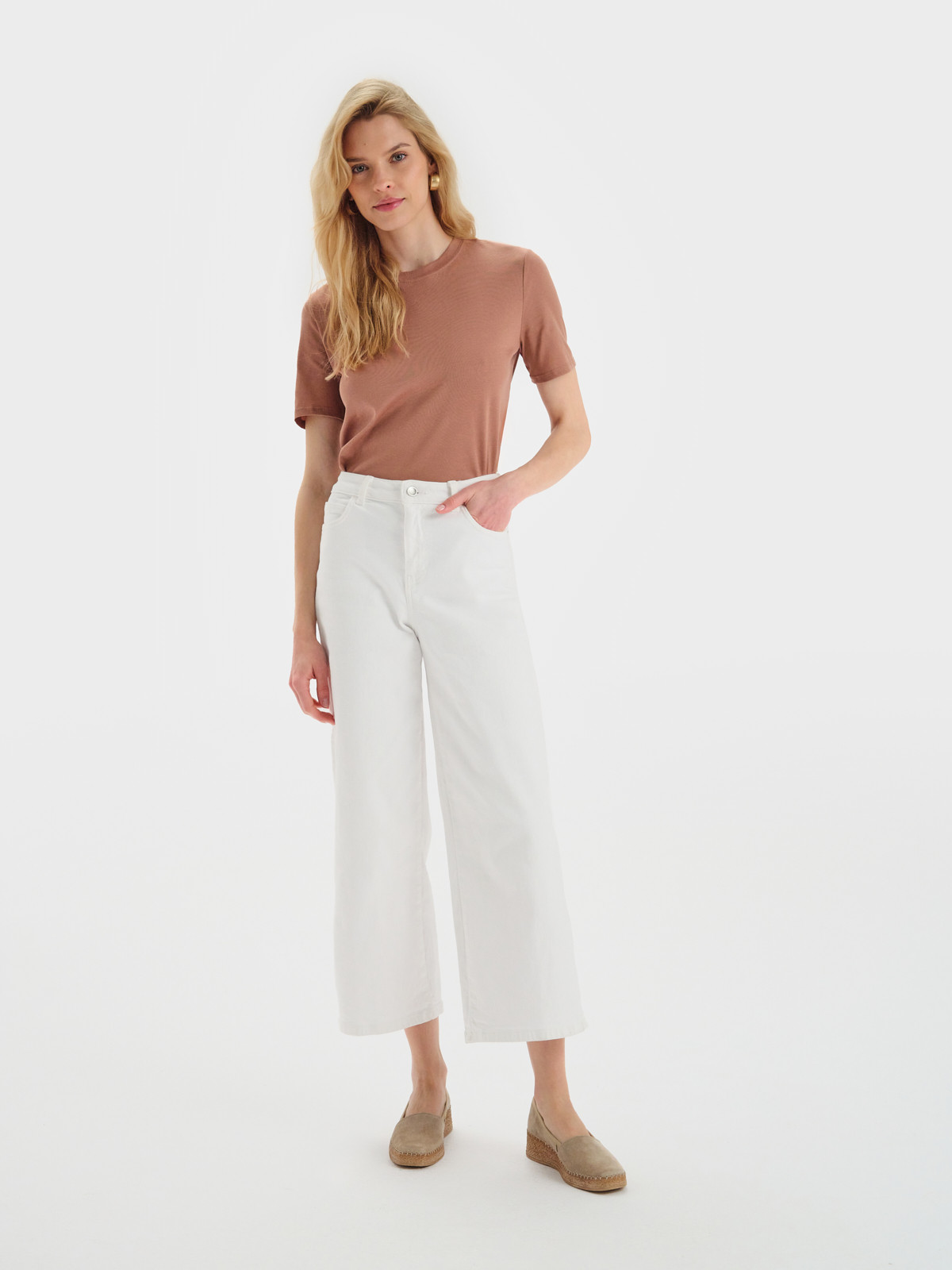 Piaskowe espadryle na platformie