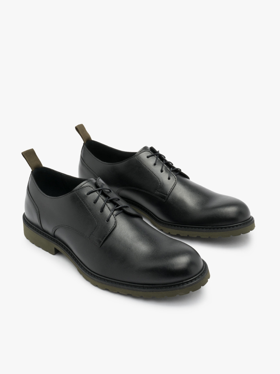 Czarne póbuty na lekkiej podeszwie