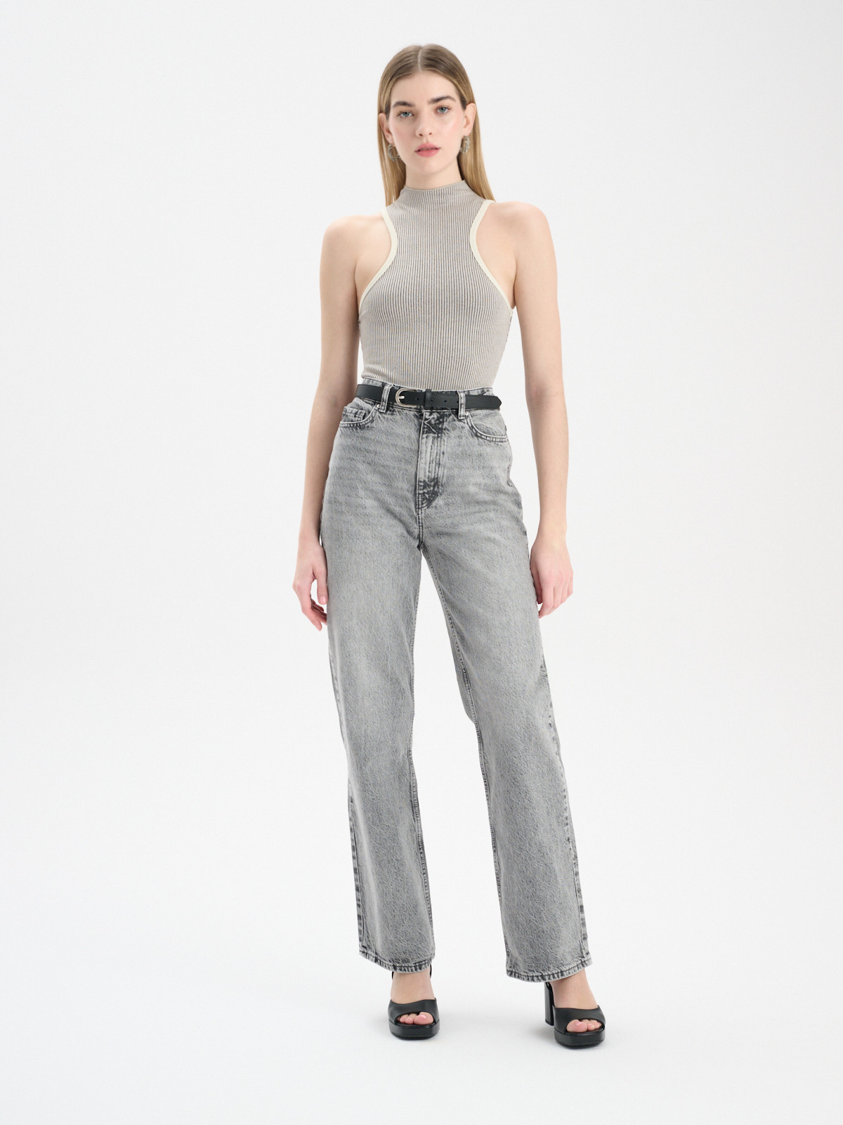 Czarne sanday na obcasie i balu