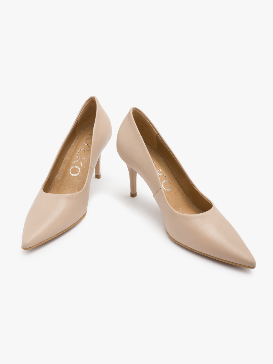 Beowe czóenka na szpilce