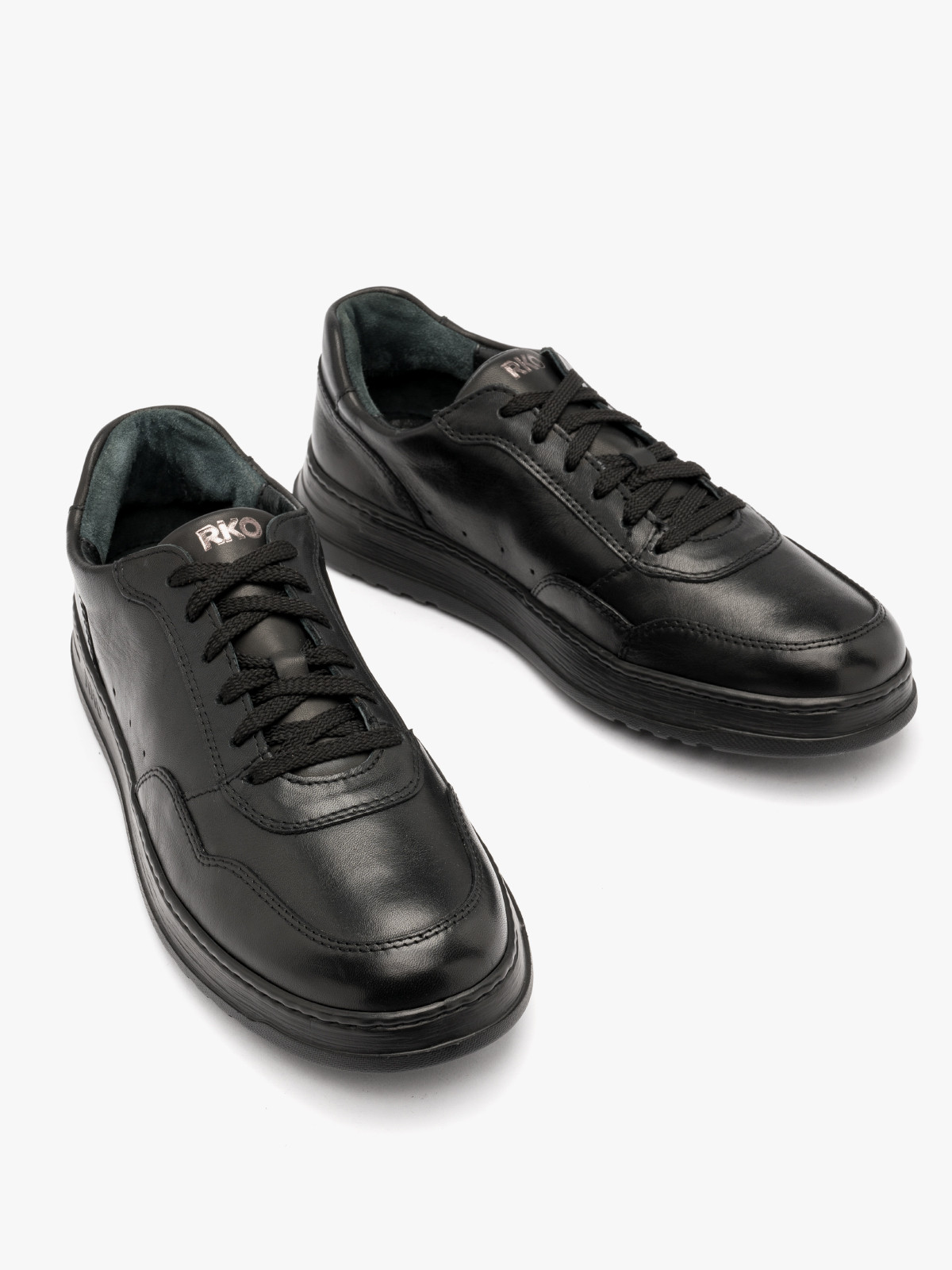 Czarny sportowy póbut mski