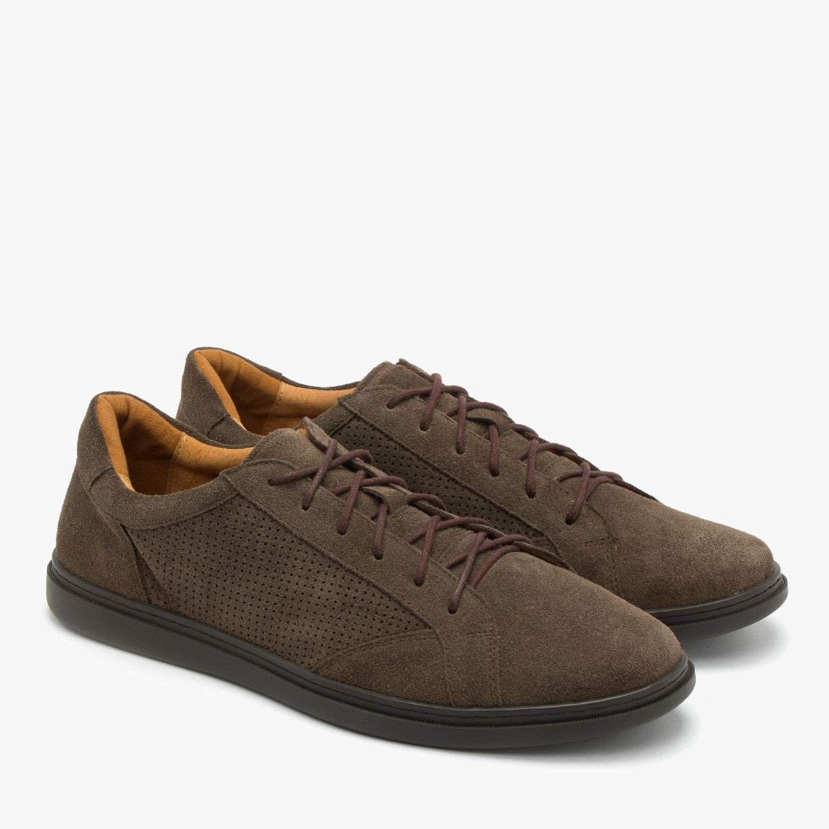 Brzowe póbuty z perforacj na cholewce