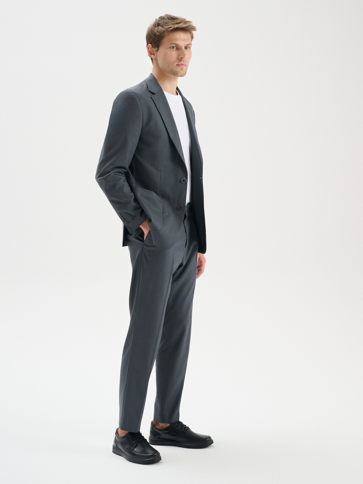 Czarny póbut skórzany