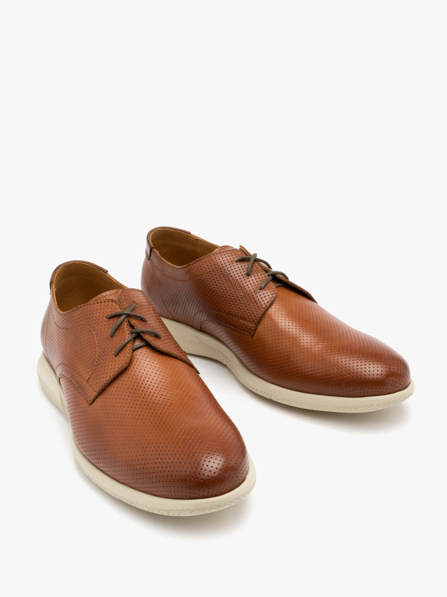 Brzowe póbuty z perforowan cholewk