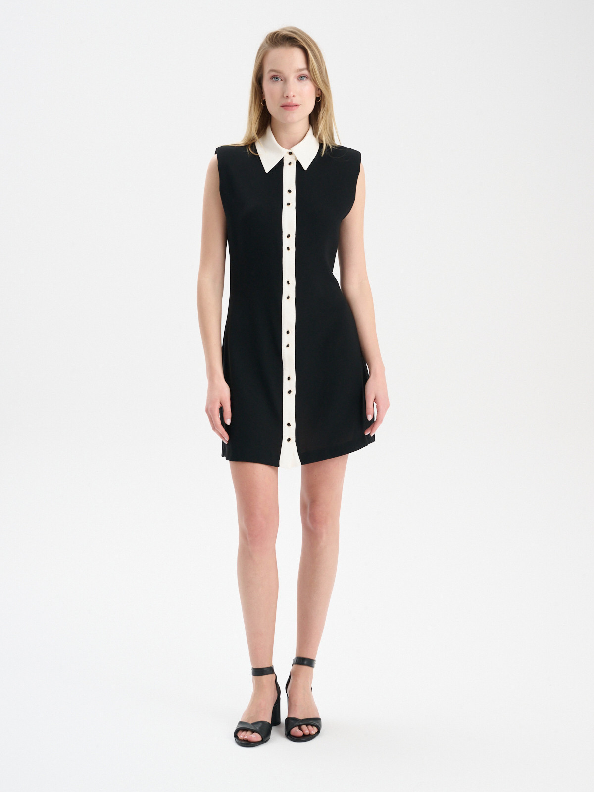 Czarne sanday z ozdobn cholewk