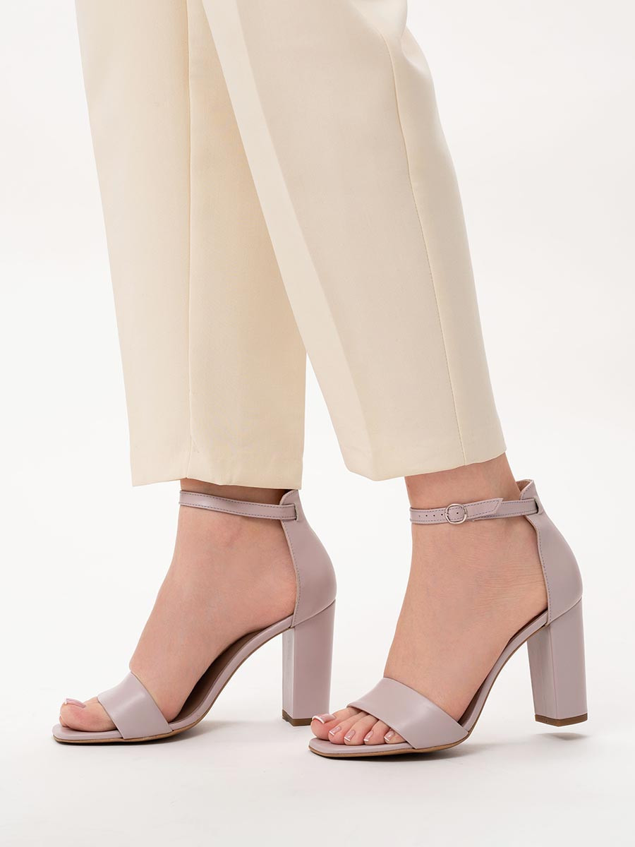 Liliowy sanday na supku