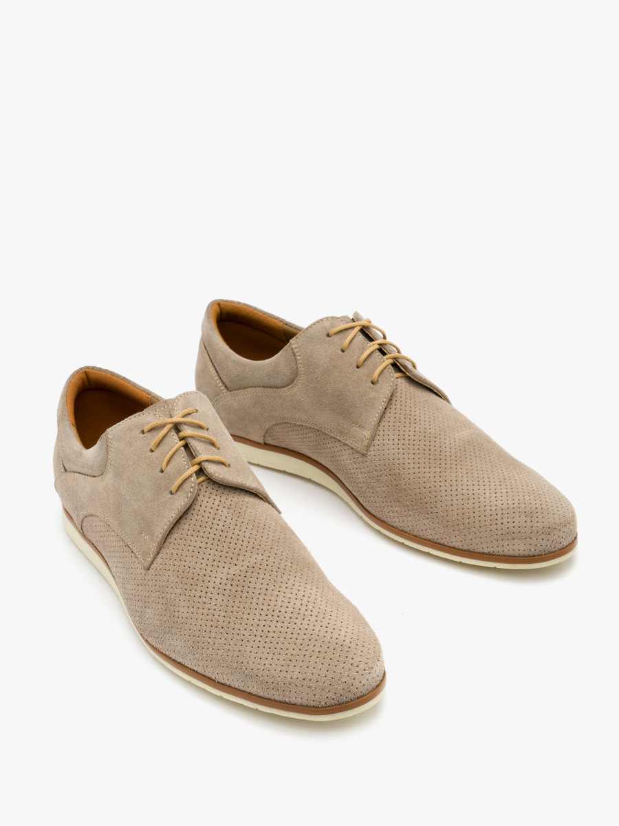 Beowe póbuty z perforowan cholewk