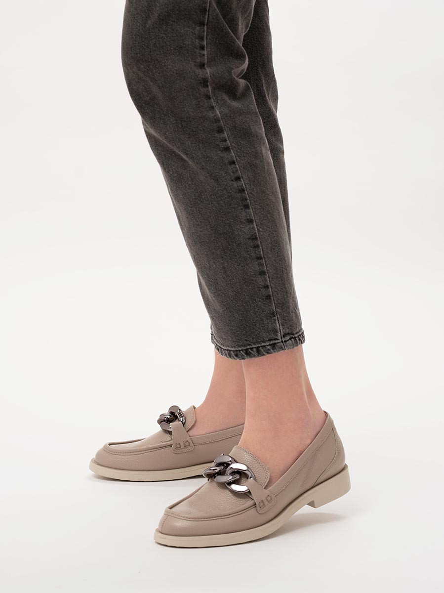 Beowe mokasyny z masywnym ańcuchem