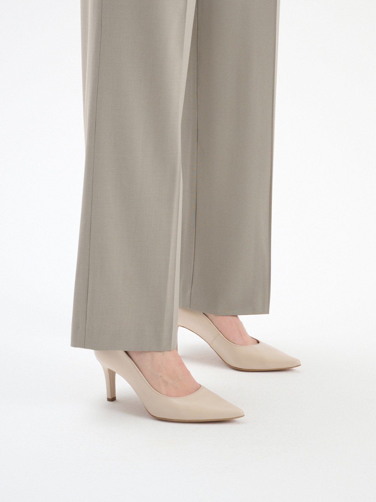 Beowe czóenka damskie