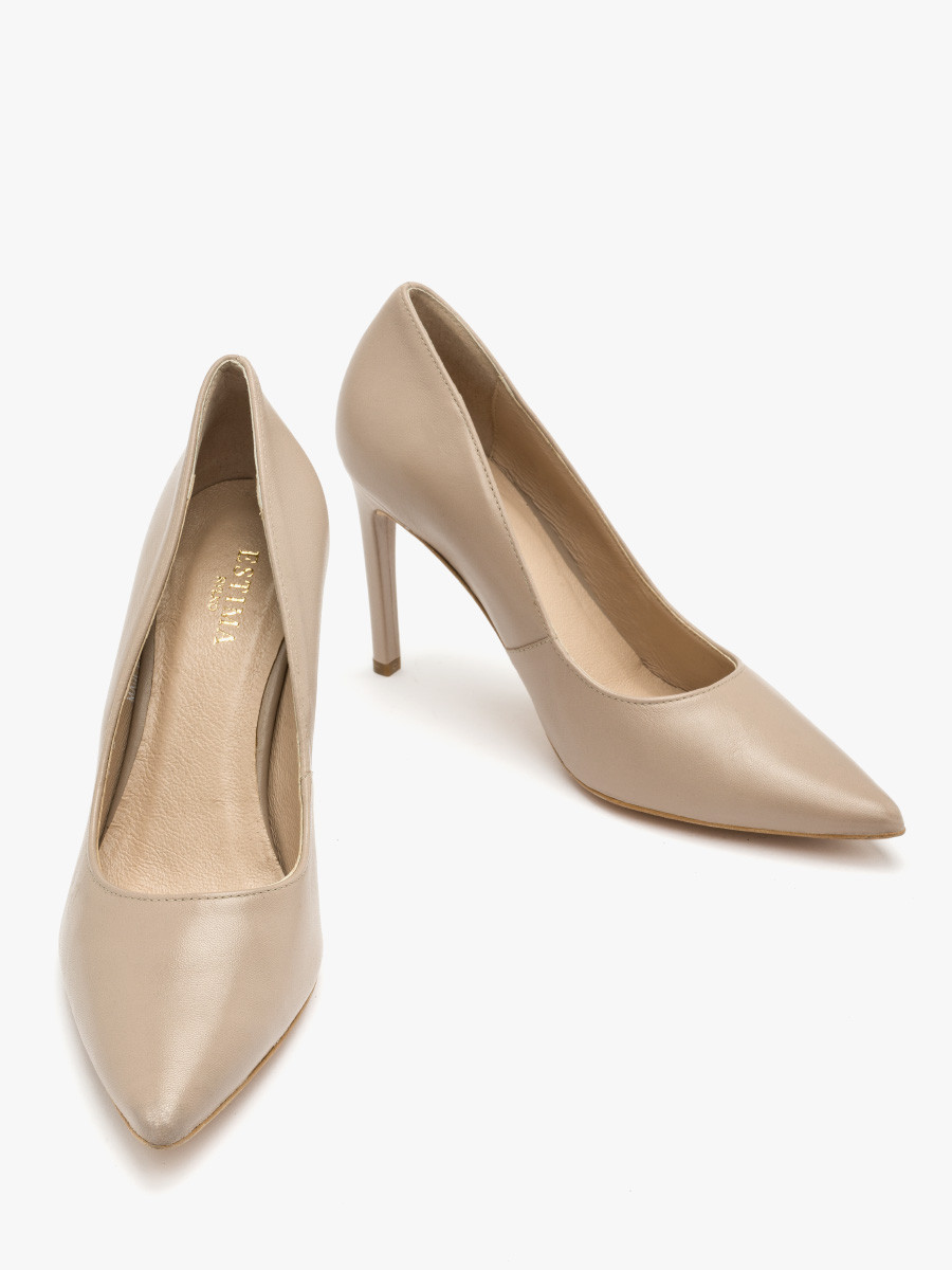 Beowe czóenko na wysokim obcasie