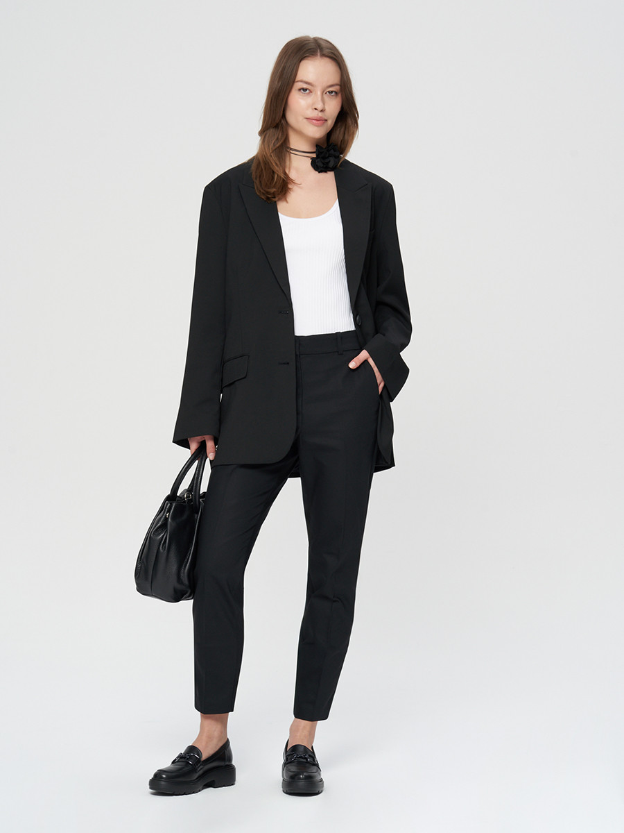 Czarny mokasyn na lekkim spodzie