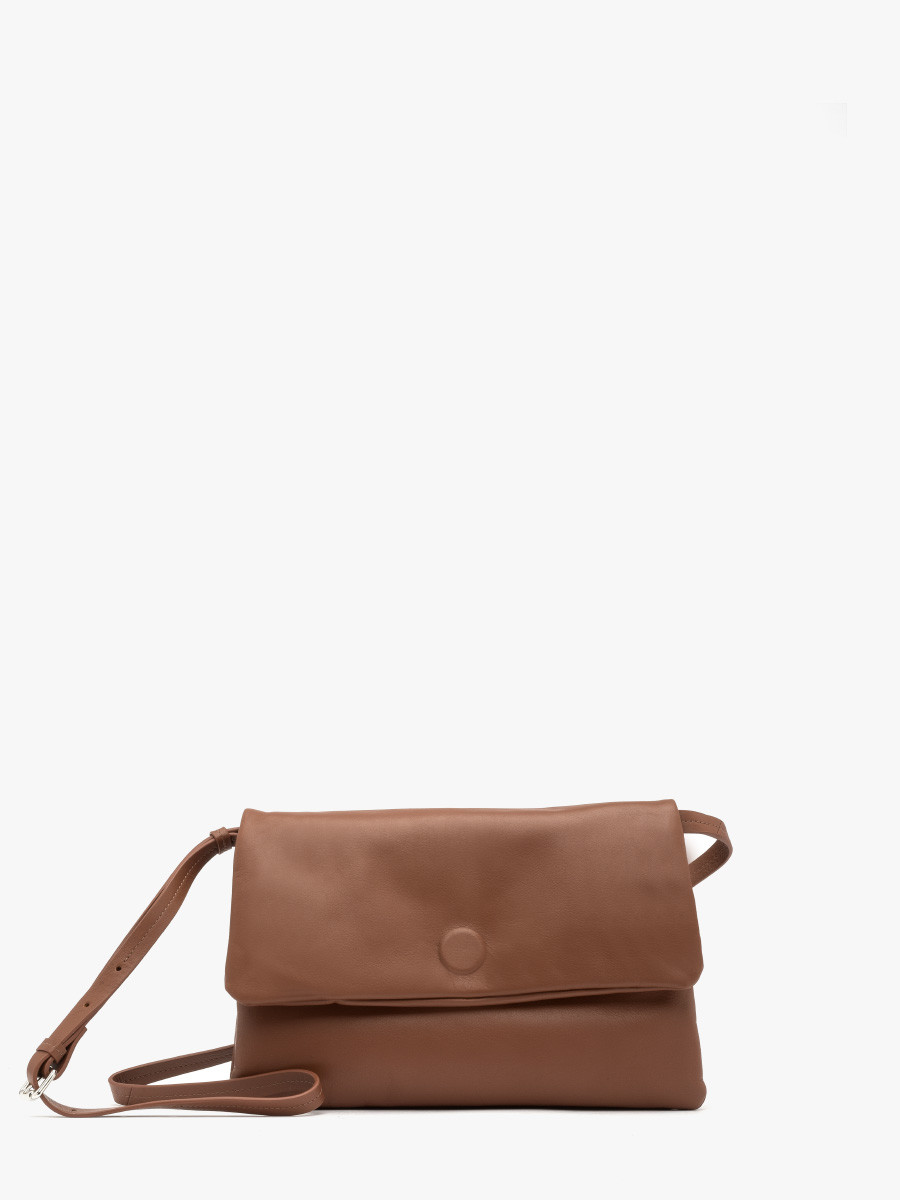 Brzowa torebka na cienkim pasku