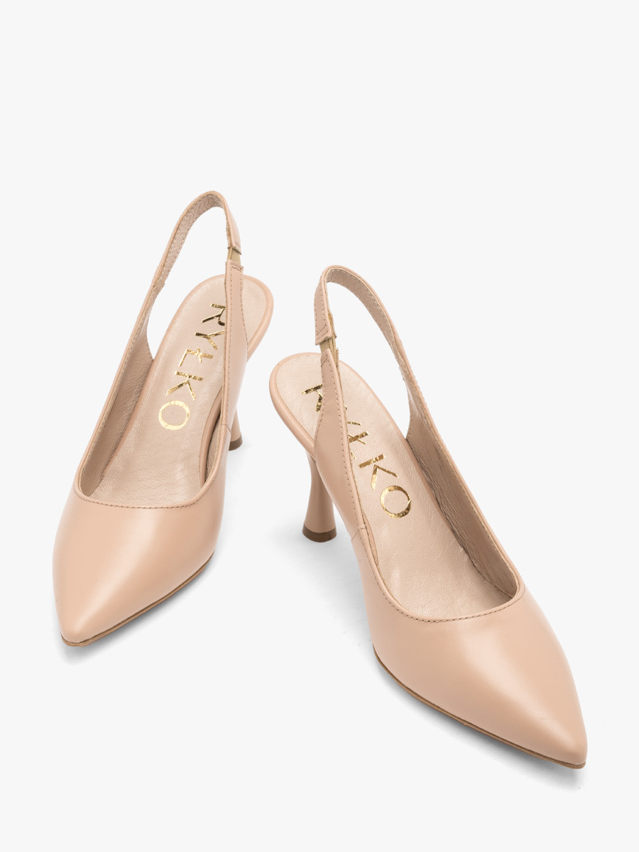 Beowe czóenko z otwart pit