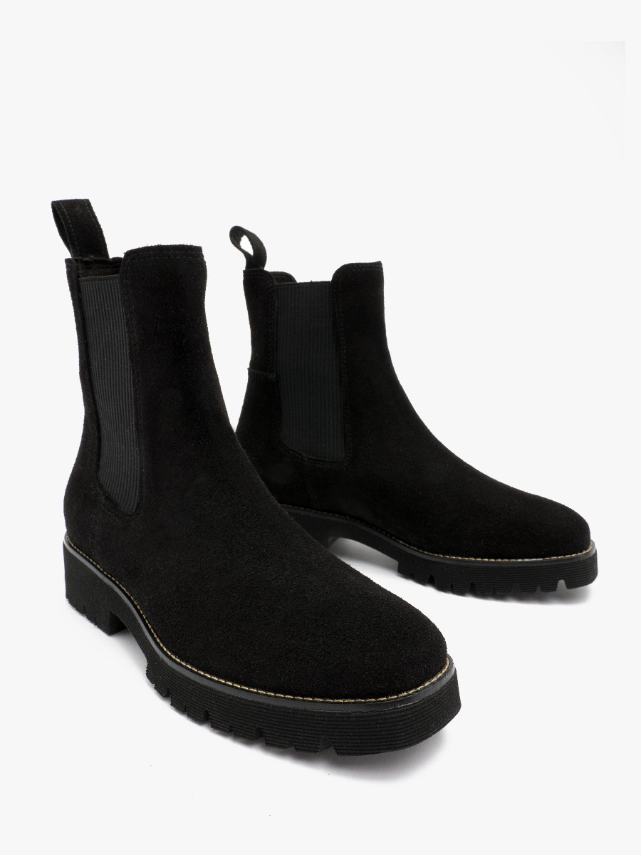 Czarne welurowe sztyblety