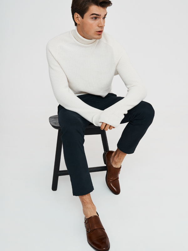 Monki z ozdobnym przeszyciem