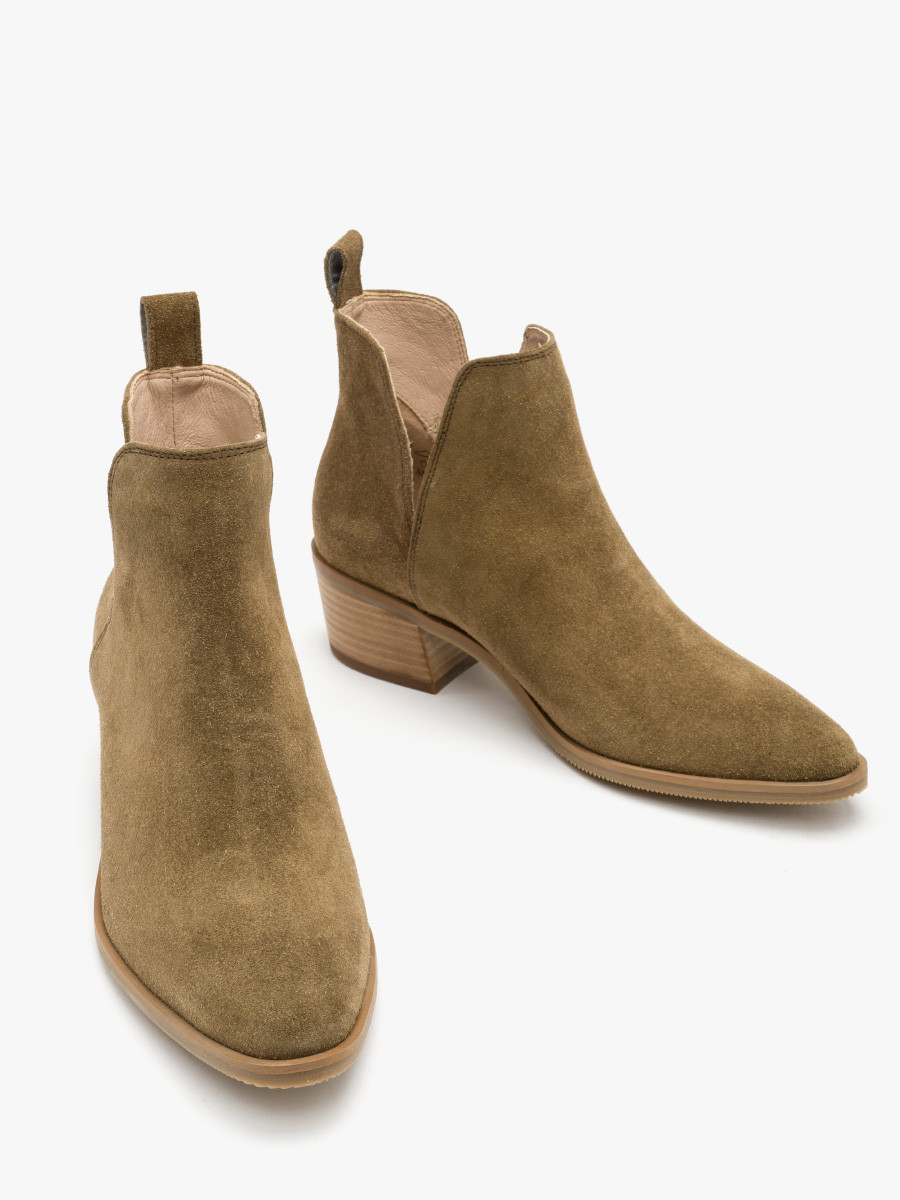 Oliwkowe botki na niskim obcasie