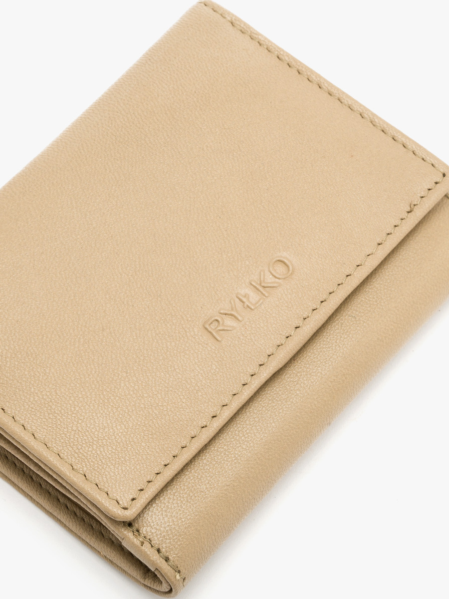 Ciemnobeowy portfel damski