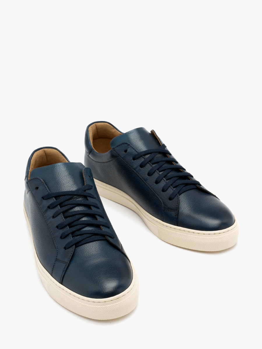 Granatowe póbuty sportowe