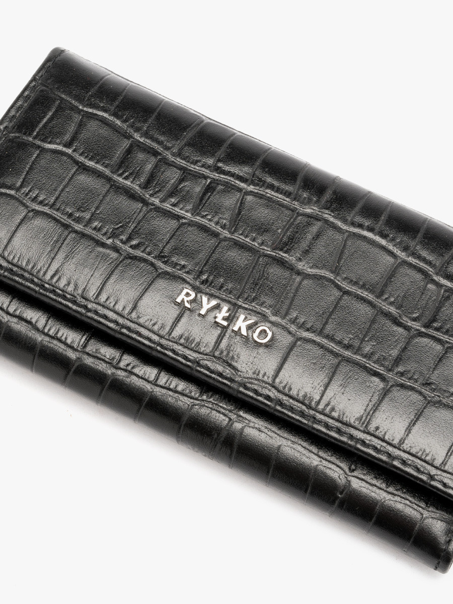 Czarny portfel damski z logo