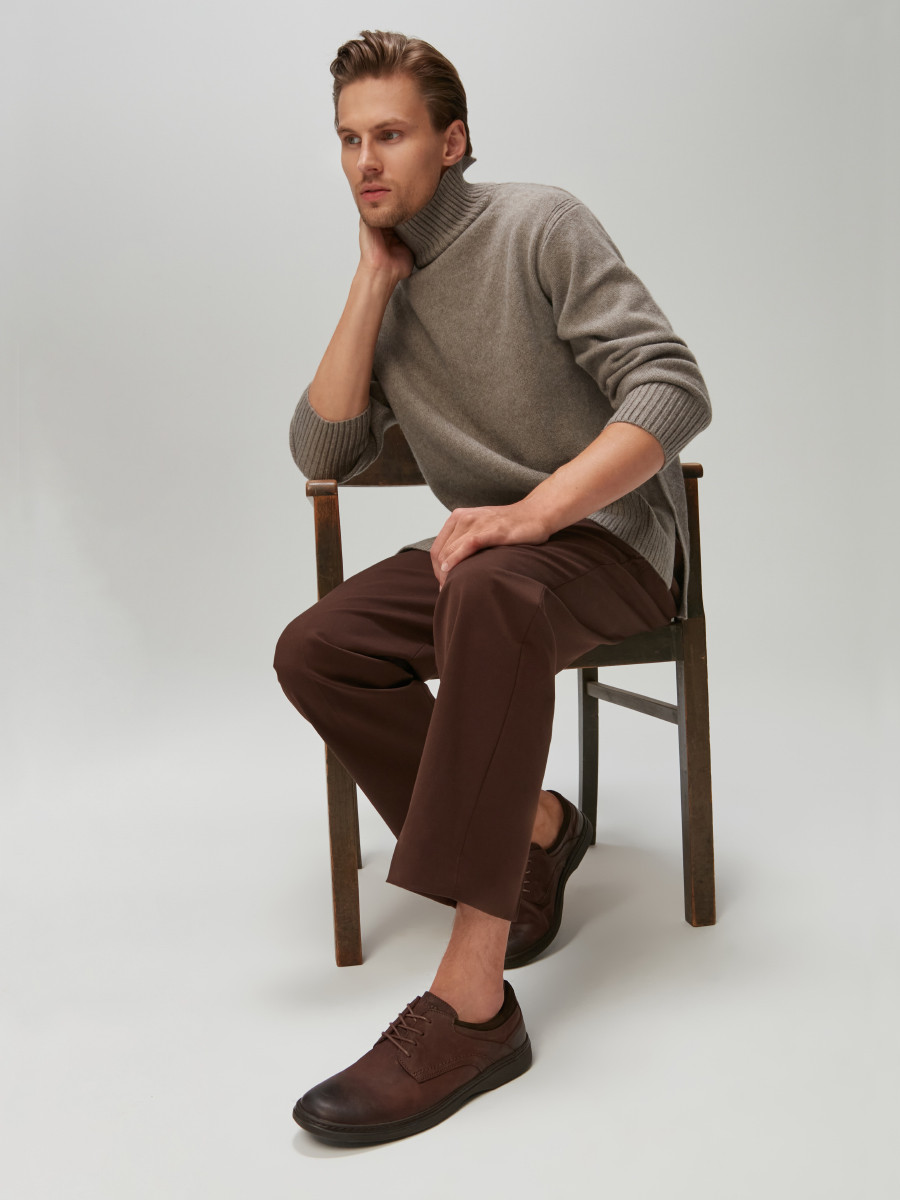 Brzowe póbuty z przeszyciami