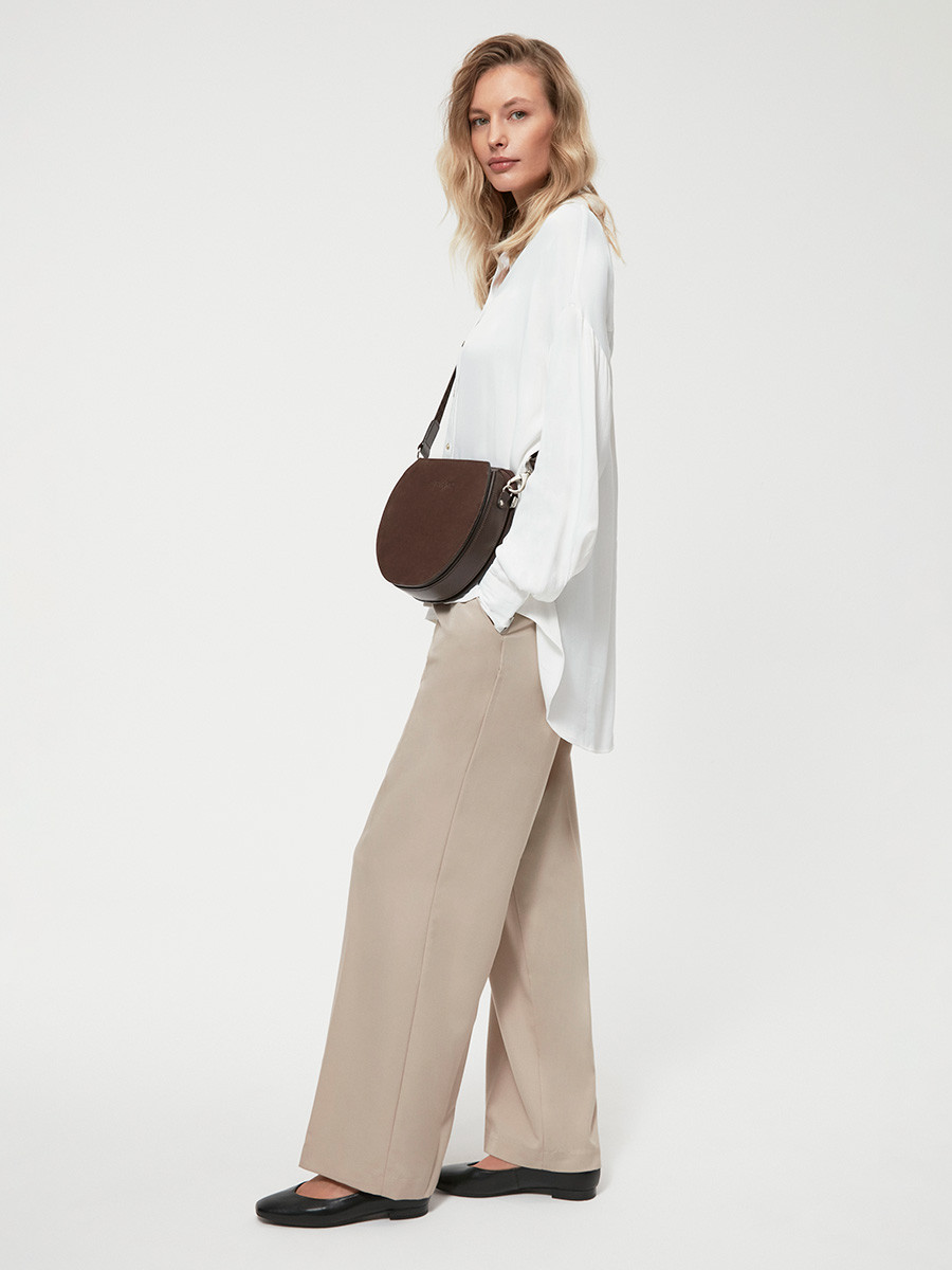 Czarne baleriny z ozdobnym wyciciem