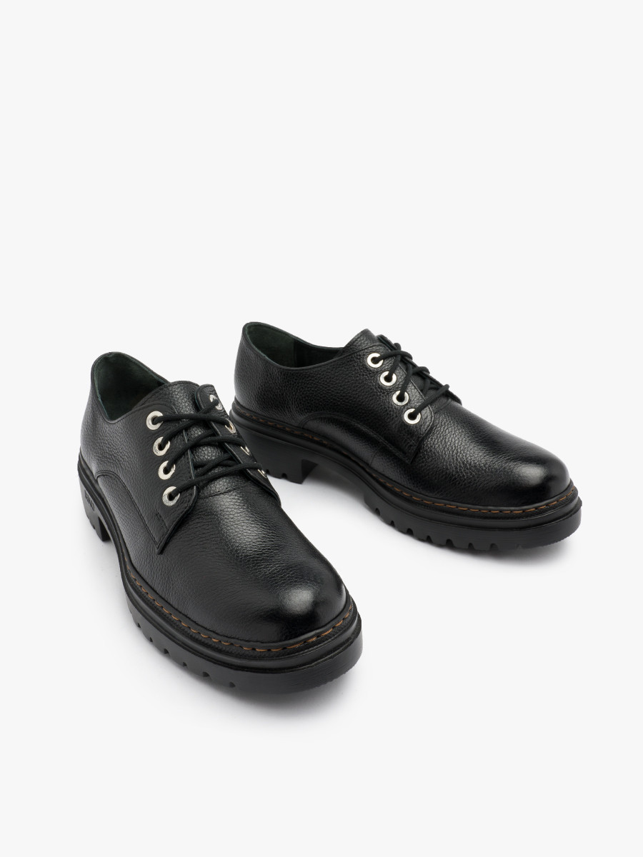 Czarne póbuty na lekkiej podeszwie