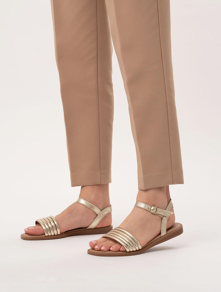 Platynowe sanday na paskiej podeszwie