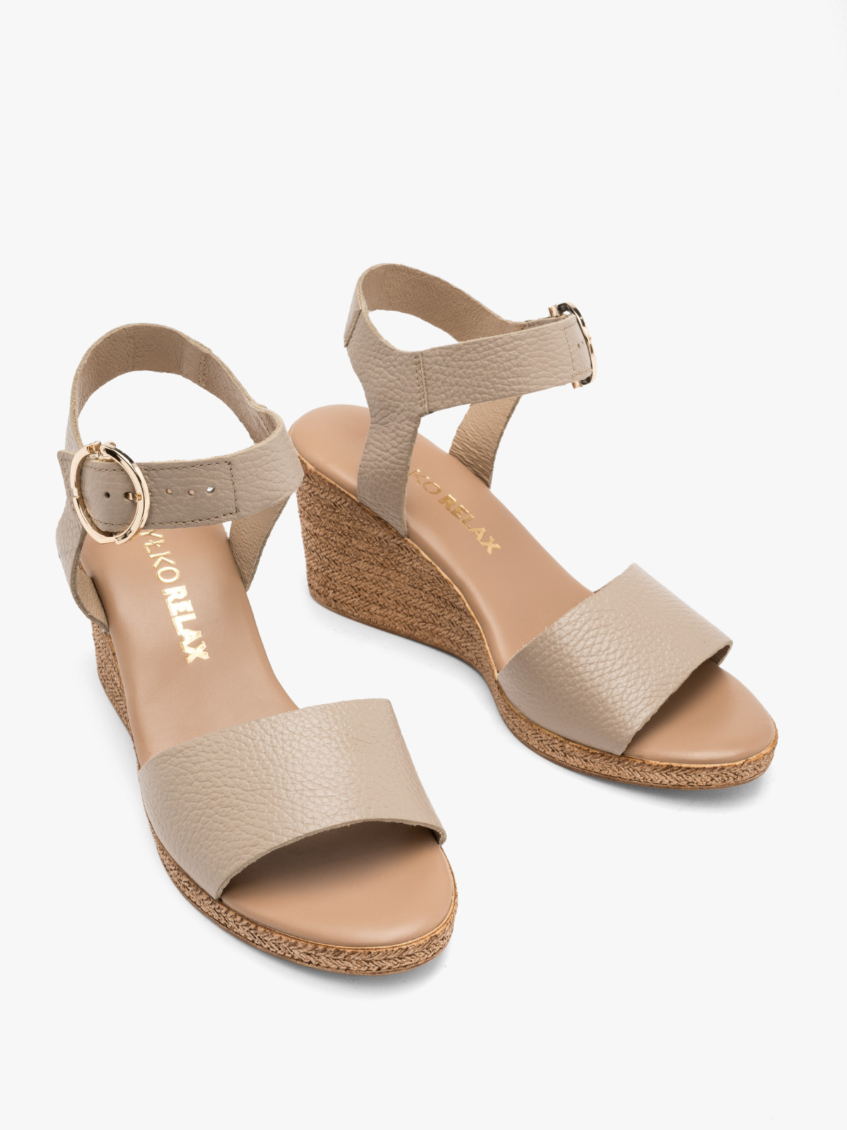 Beowe sanday na koturnie