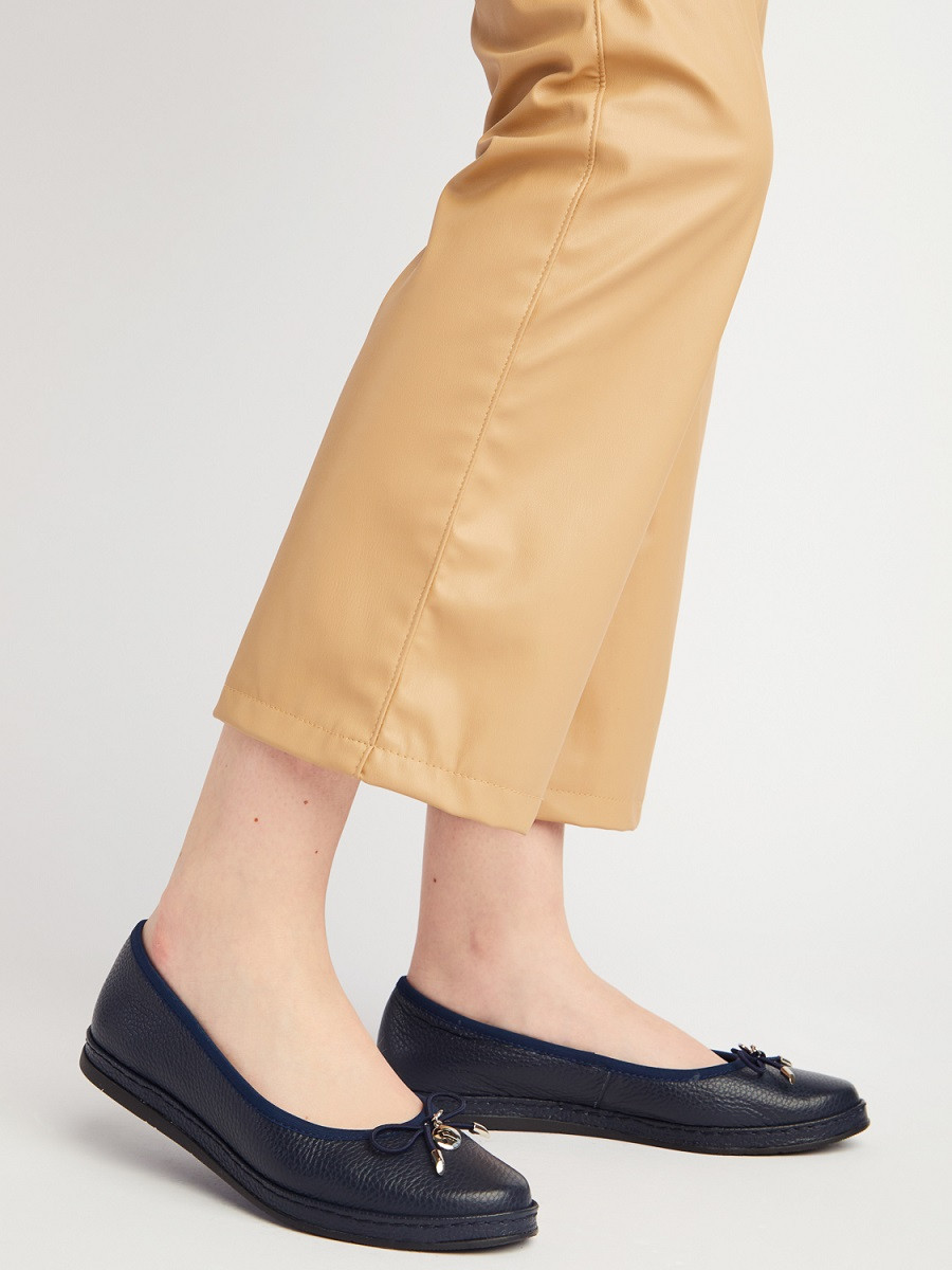 Granatowe baleriny z kokardk