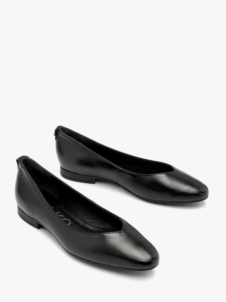 Czarne baleriny z ozdobn cholewk