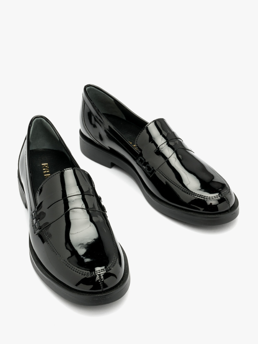 Lakierowany mokasyn damski