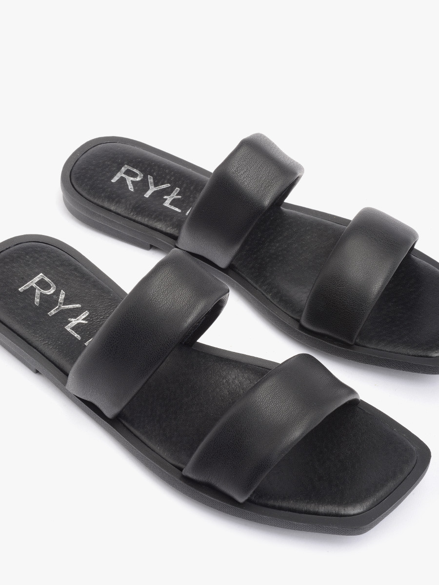 Czarne klapki z elastyczn cholewk