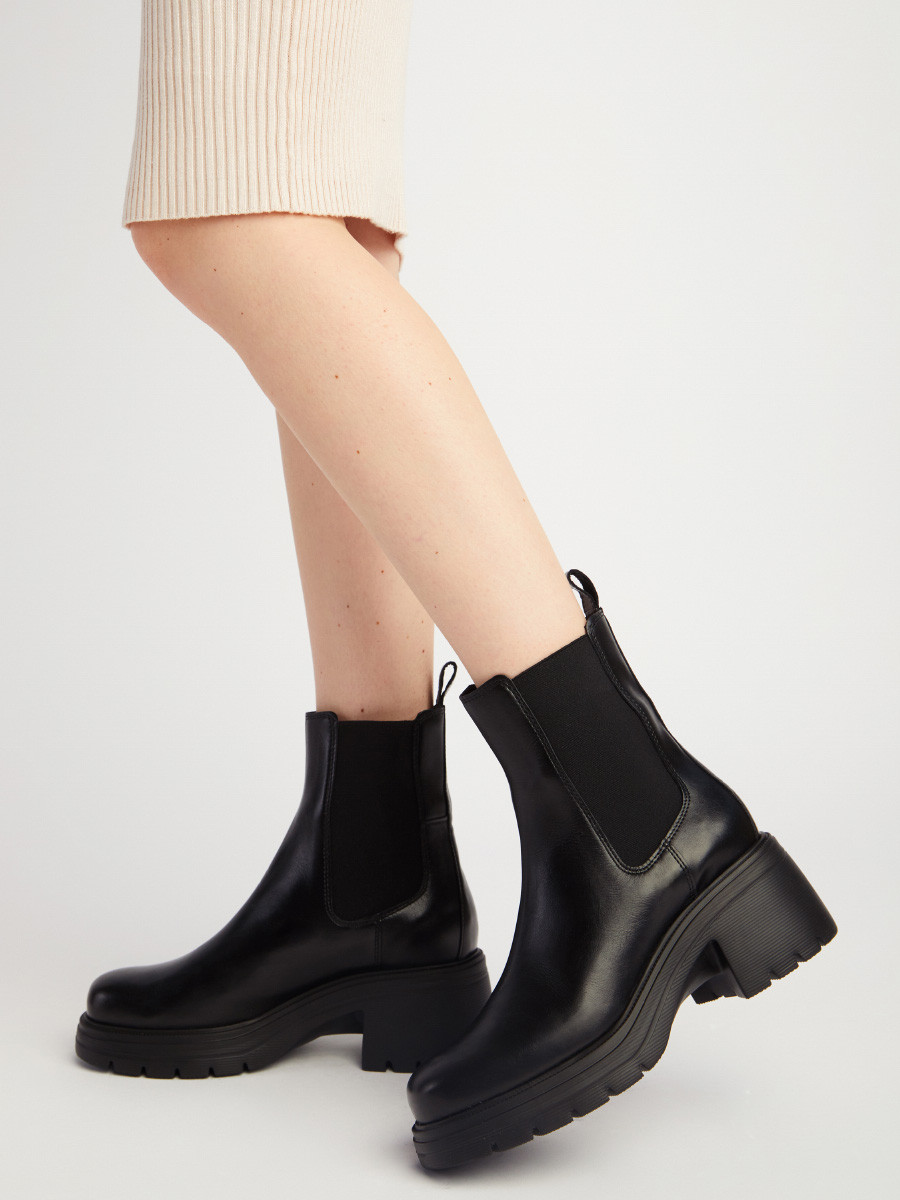 Czarne sztyblety damskie z gum na cholewce