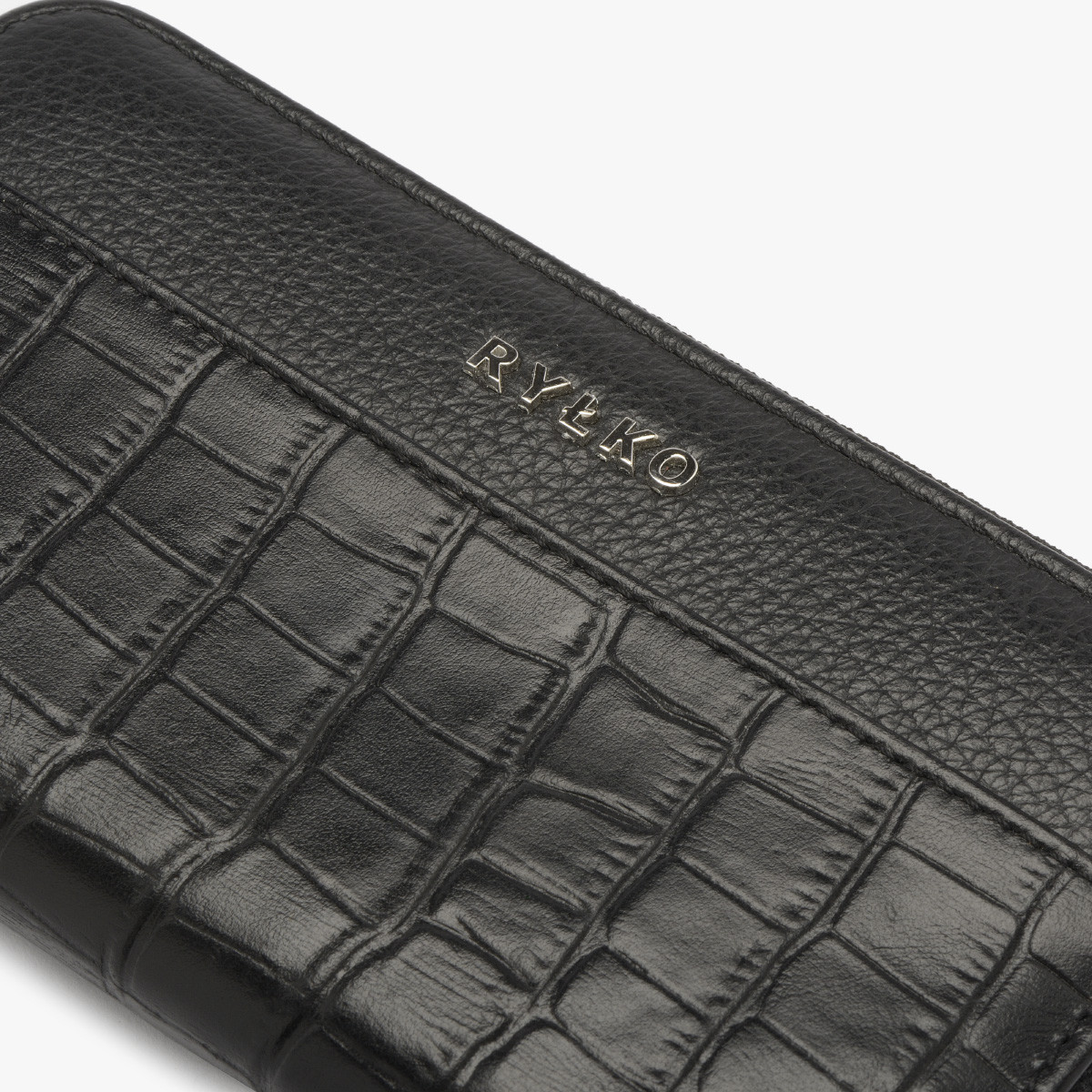 Czarny portfel damski