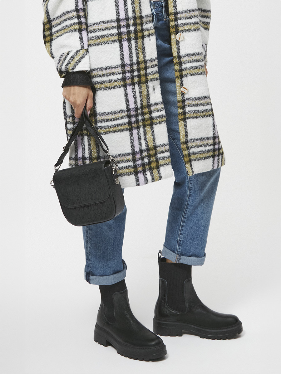 Czarne sztyblety z elastyczn tkanin