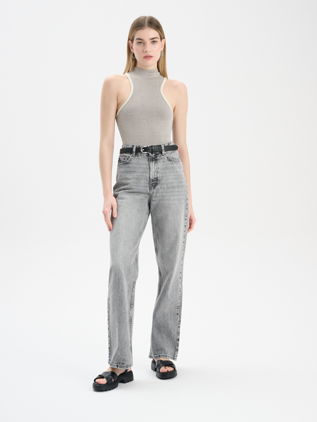 Czarne sanday z ozdobn cholewk