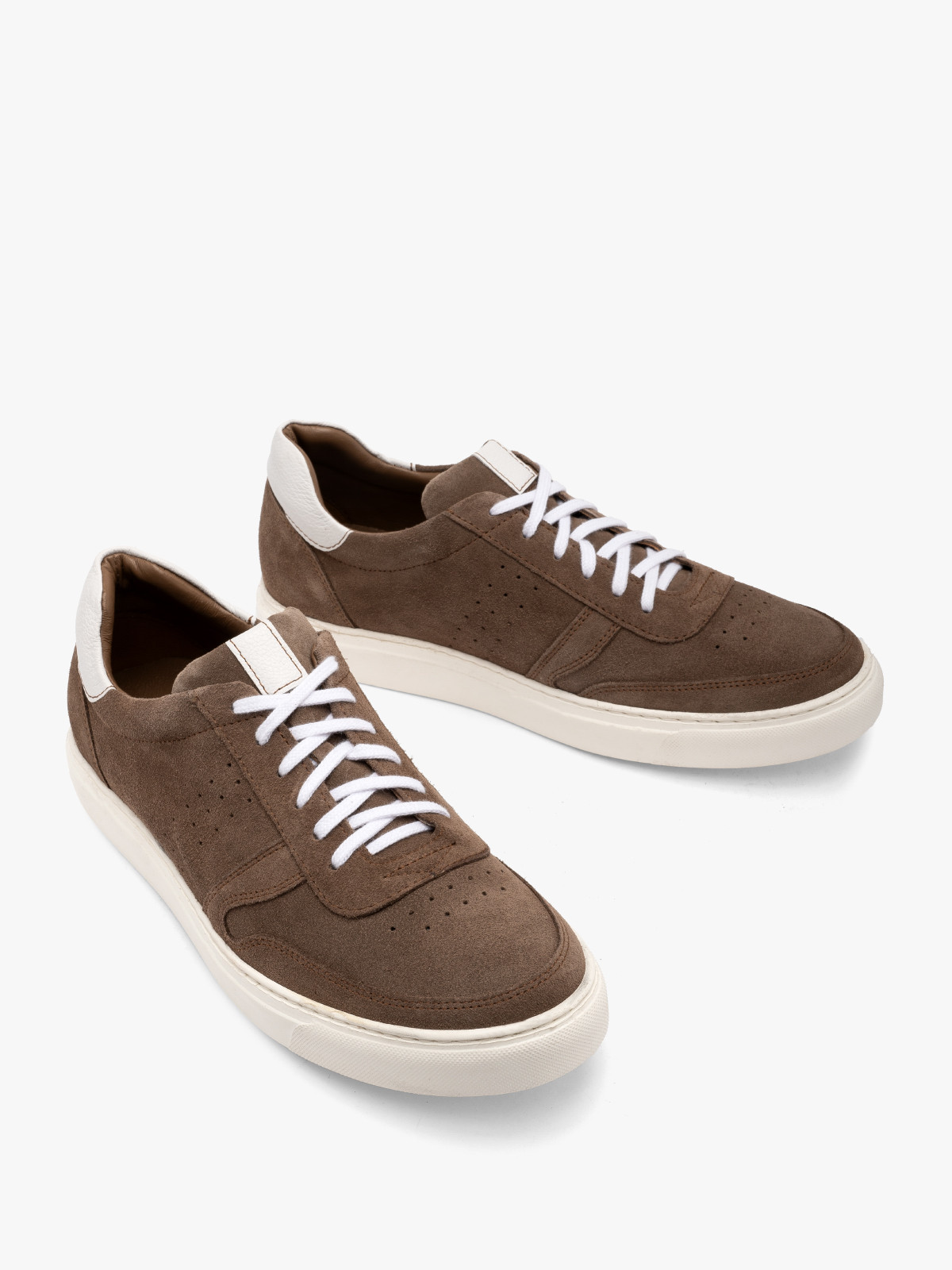 Brzowe póbuty mskie w sportowym stylu