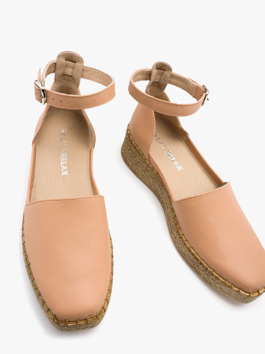 Róowe espadryle na platformie