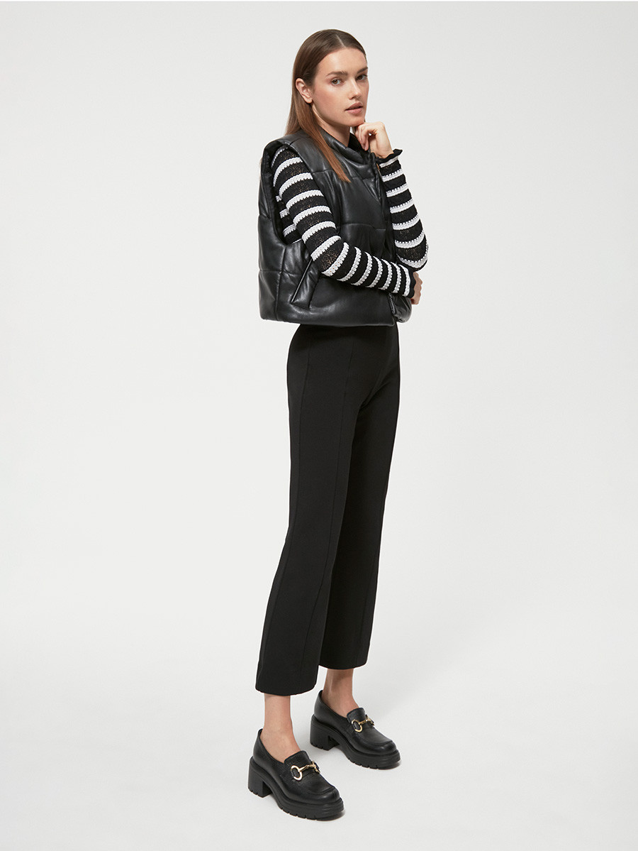 Czarne mokasyny ze zot ozdob