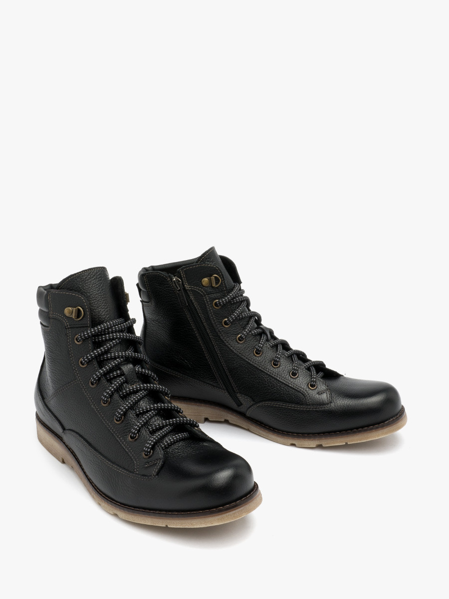 Czarne trzewiki z ótymi sznurówkami